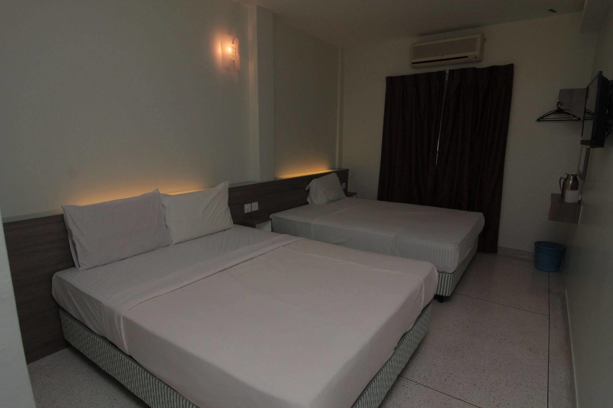 Qish Hotel Malacca Exterior foto